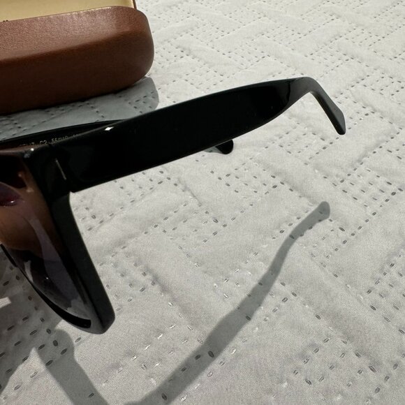 Illesteva Los Feliz Sunglasses - Black/Grey - Picture 7 of 14